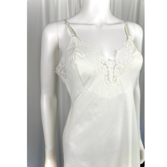 Vintage Vanity Fair Bridal White Slip Dress with Floral Lace Trim • Small - Picture 5 of 10